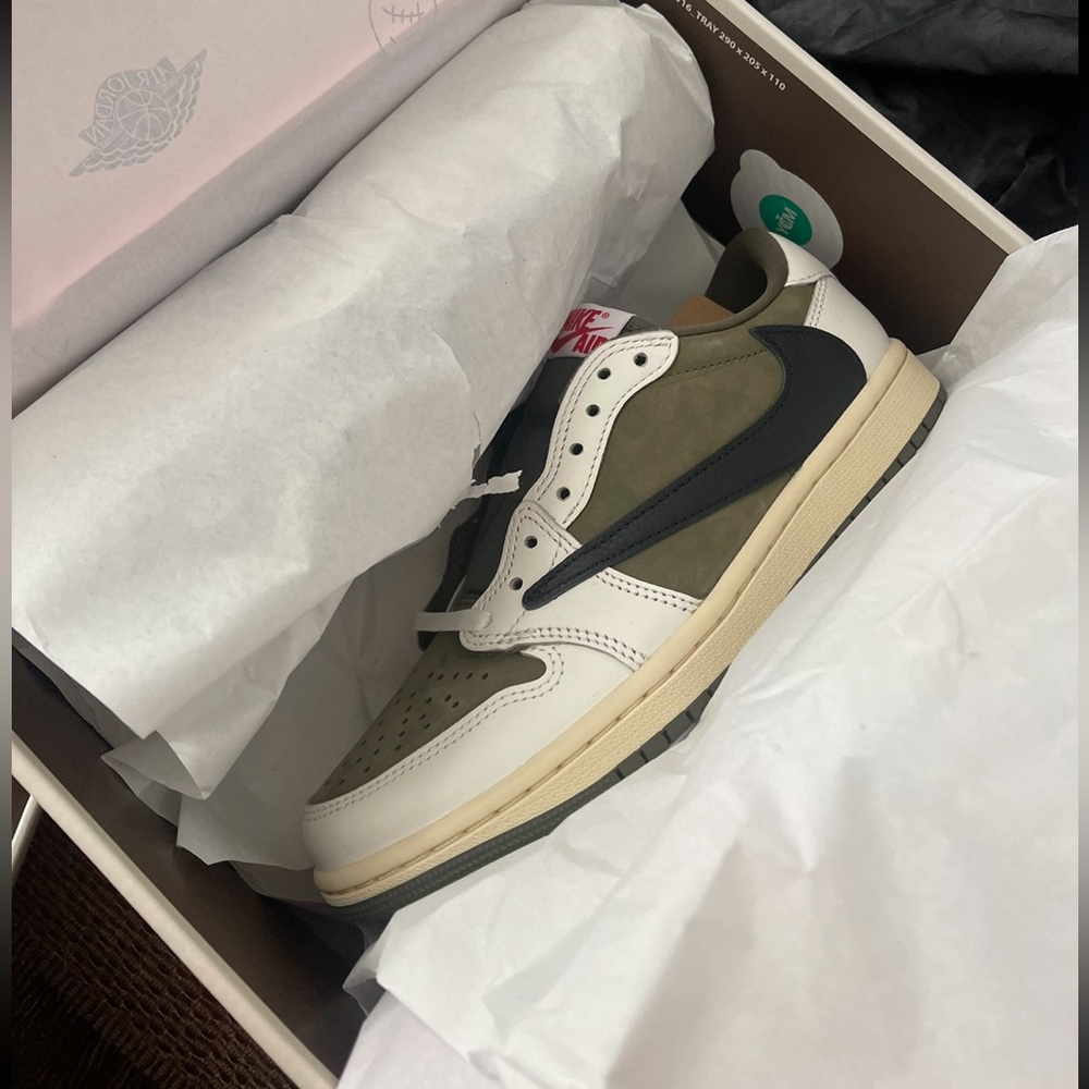BRAND NEW TRAVIS SCOTT REVERSE OLIVE